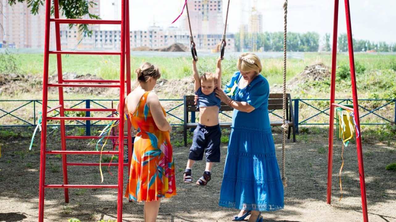 Жители пос. Плодородный отпраздновали День семьи, любви и верности