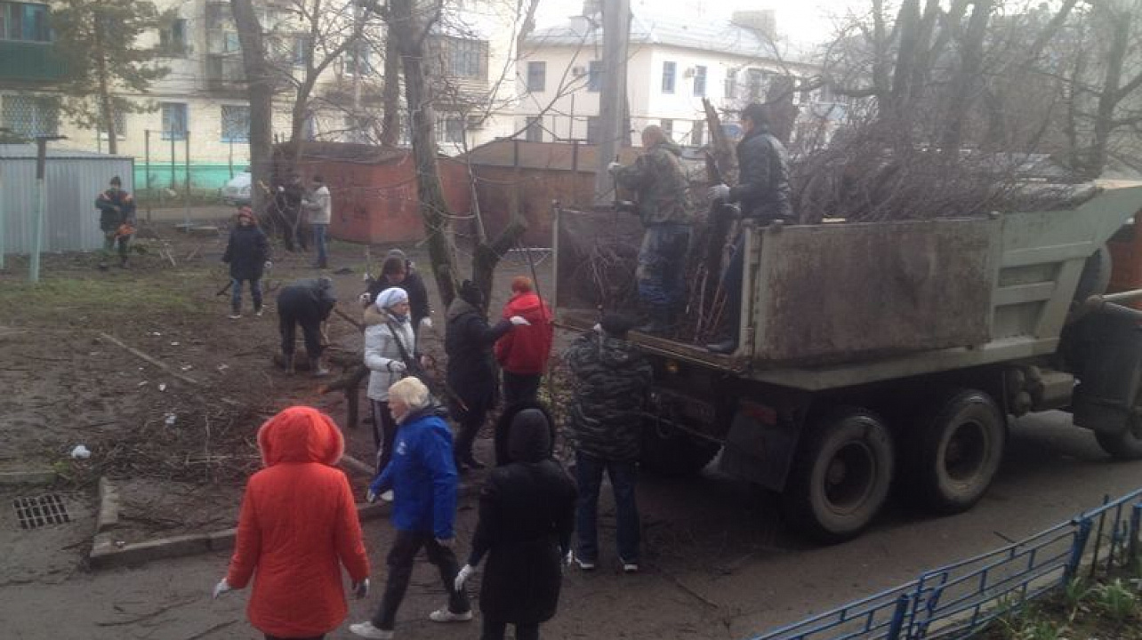 В городе Краснодаре прошел очередной субботник.