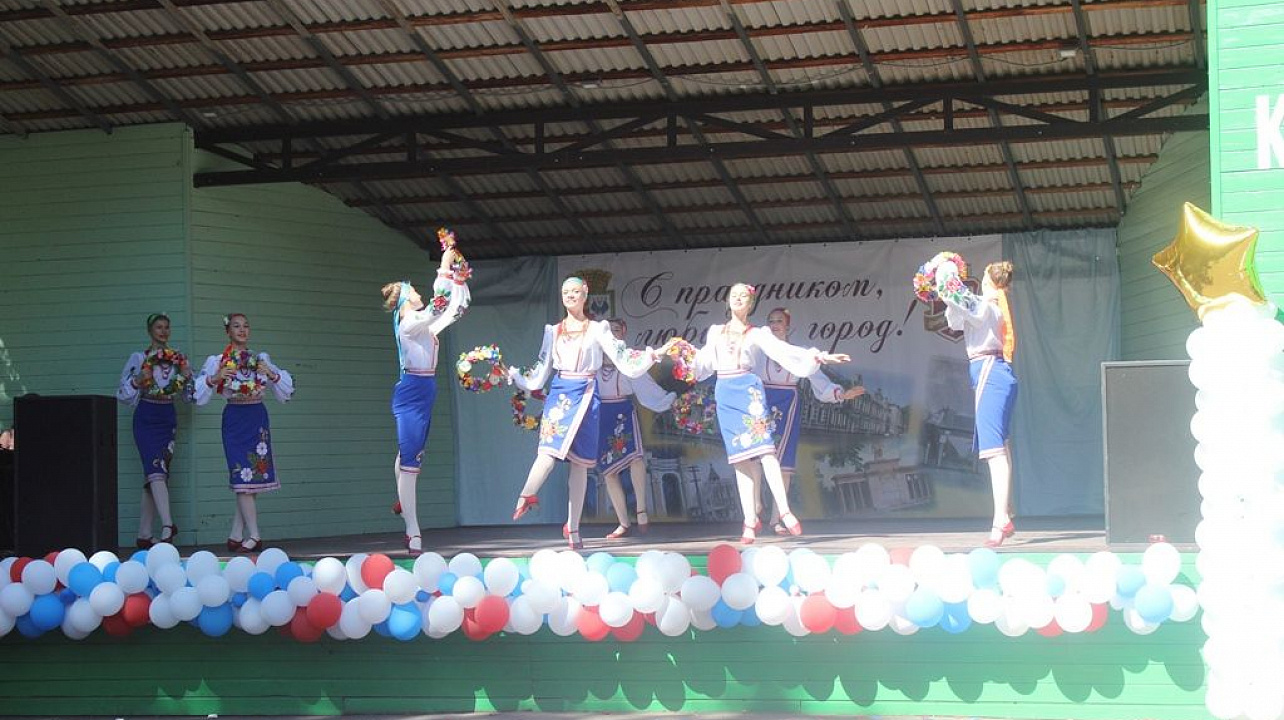 В Чистяковской роще прошел окружной театрализованный праздник, посвященный Дню города
