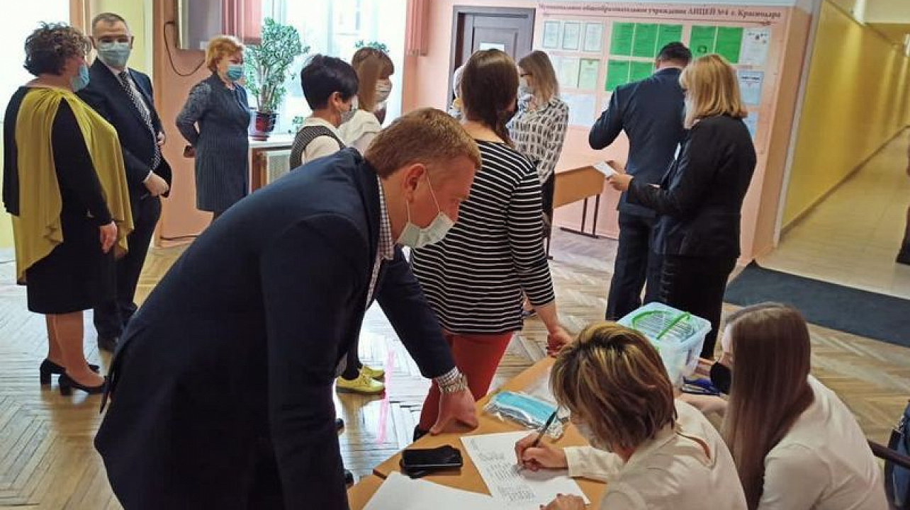 Сегодня в Центральном округе прошел Единый государственный экзамен для родителей