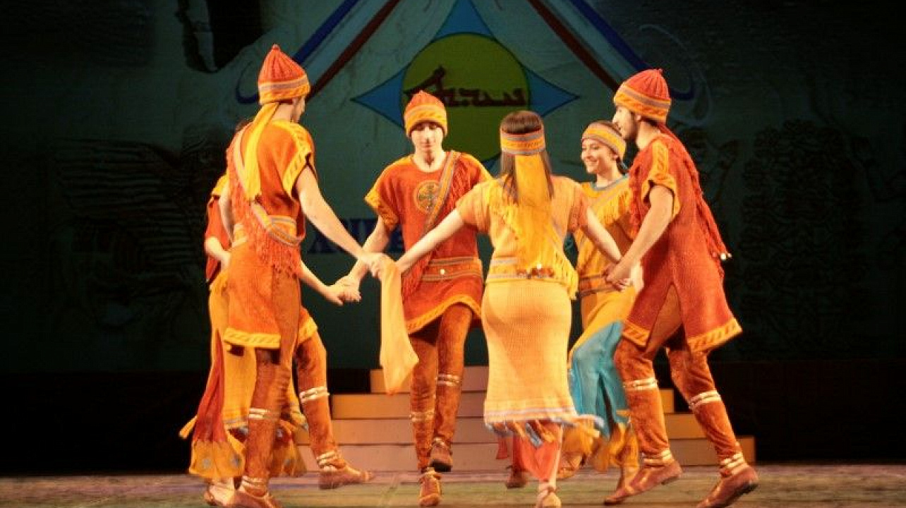 «Песни и танцы народов мира»