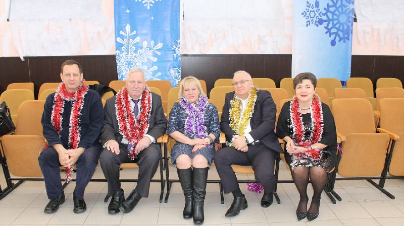 Новогодний бал прошел в общественной организации "Д.О.М.".jpg