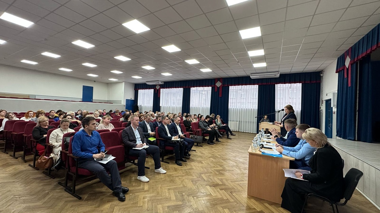 В Прикубанском округе прошло очередное расширенное заседание комиссии по делам несовершеннолетних