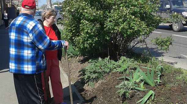 В Западном округе продолжаются весенние субботники