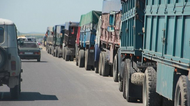 В Краснодаре автотранспорт проходит проверку на соответствие экологическим требованиям