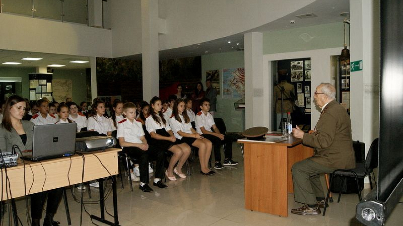 Урок мужества от Ветерана для юных казаков