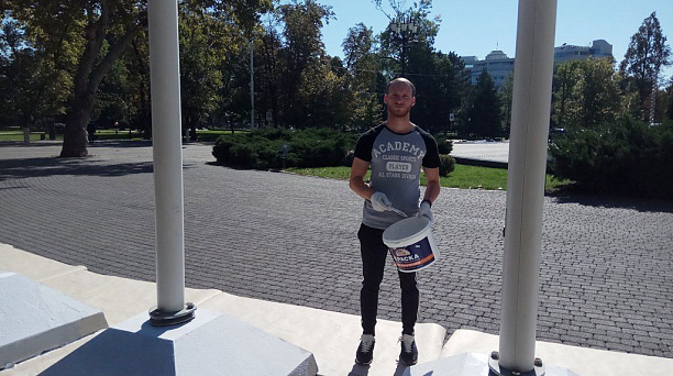 В канун Дня города в Западном округе продолжаются акции по наведению чистоты и порядка