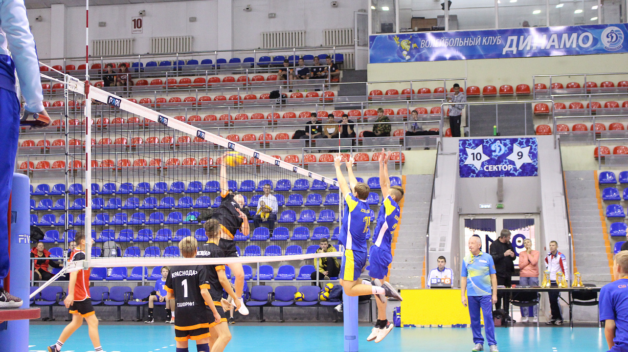 Определились победители Первенства Краснодара по волейболу среди юношей и девушек