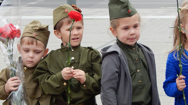 Воспитанники детского сада Западного округа посетили мемориал «Вечный огонь»