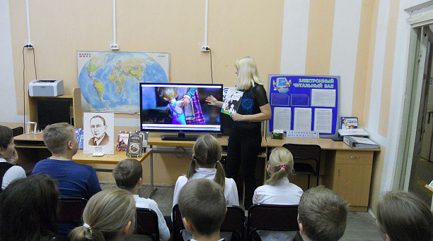 Заседание клуба «Расту с книгой» состоялось для ребят Западного округа