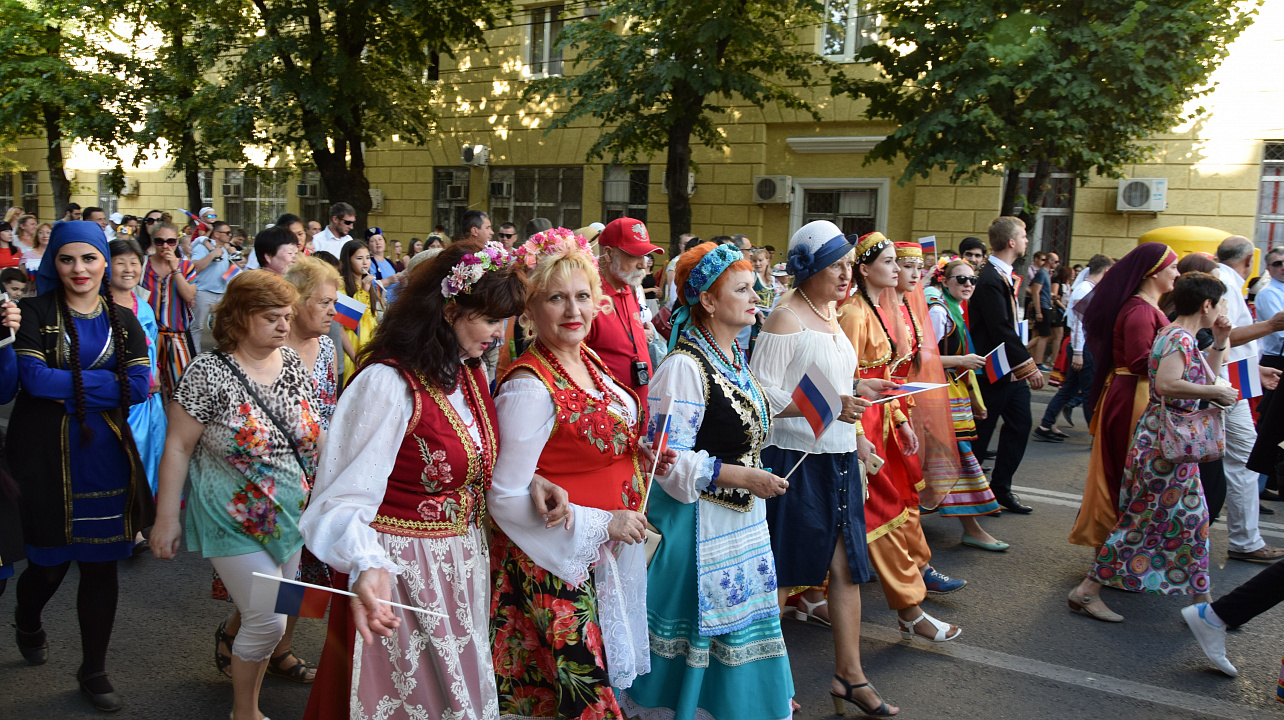 Национально-культурные объединения приняли участие в праздновании Дня России (12).JPG