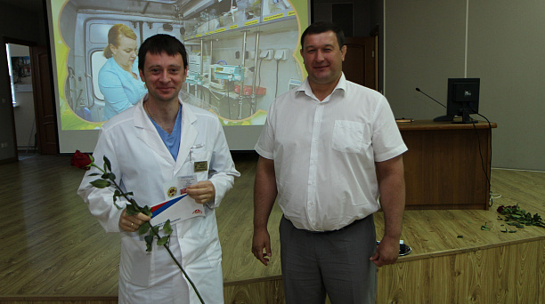 Сотрудникам Краевой клинической больницы № 2 вручили золотые знаки ГТО