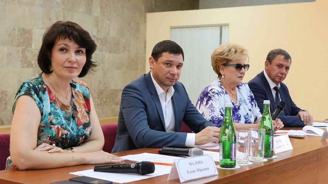 Евгений Первышов встретился с жителями Центрального округа