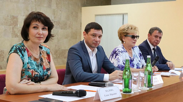 Евгений Первышов встретился с жителями Центрального округа