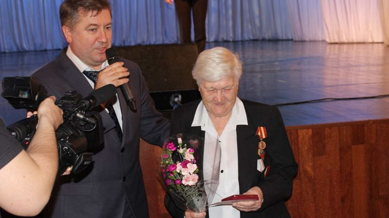 Сегодня в Центральном округе состоялось тожественное мероприятие, посвященное Международному женскому дню