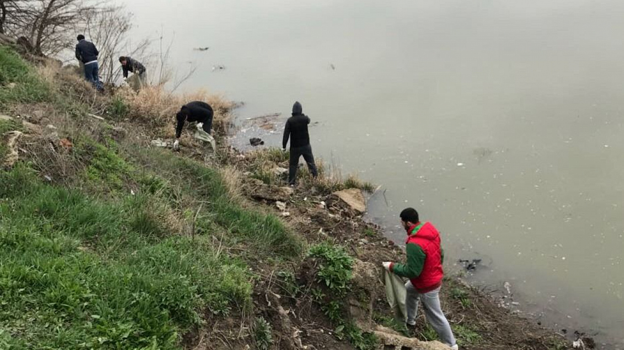 На территории Западного округа прошел субботник