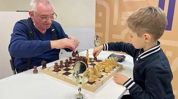 Шахматный турнир «Не прерывается связь поколений»