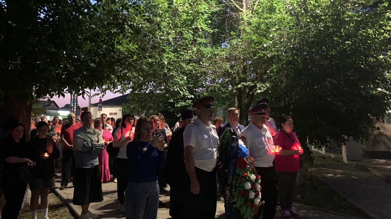 Акция «Свеча памяти» и возложения цветов у памятников участникам Великой Отечественной войны сегодня прошли по всему Прикубанскому округу