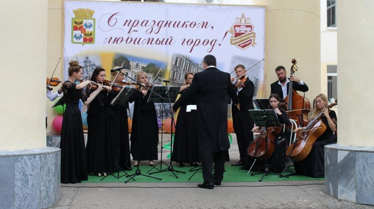 В Центральном округе торжественно открыли новый сквер «Сад Тротнера»
