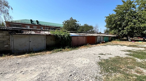 В поселке Плодородном запланировано собрание граждан по вопросу сноса самовольно построенных капитальных гаражей