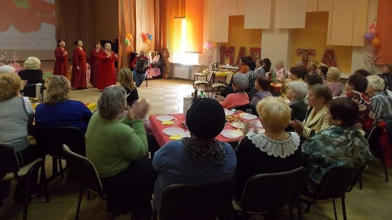 Общественниц избирательного округа № 35 поздравили с Международным женским днем