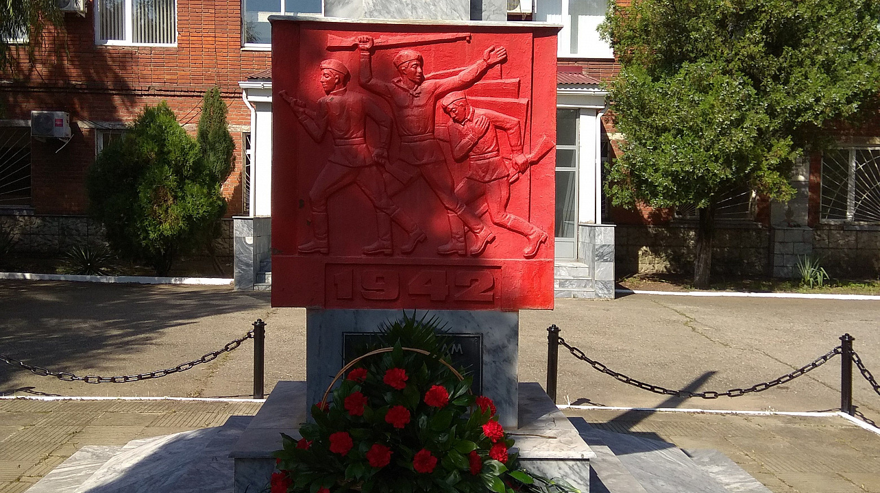 В Карасунском внутригородском округе 9 августа состоялся митинг, посвящённый Дню памяти героев-защитников Пашковской переправы