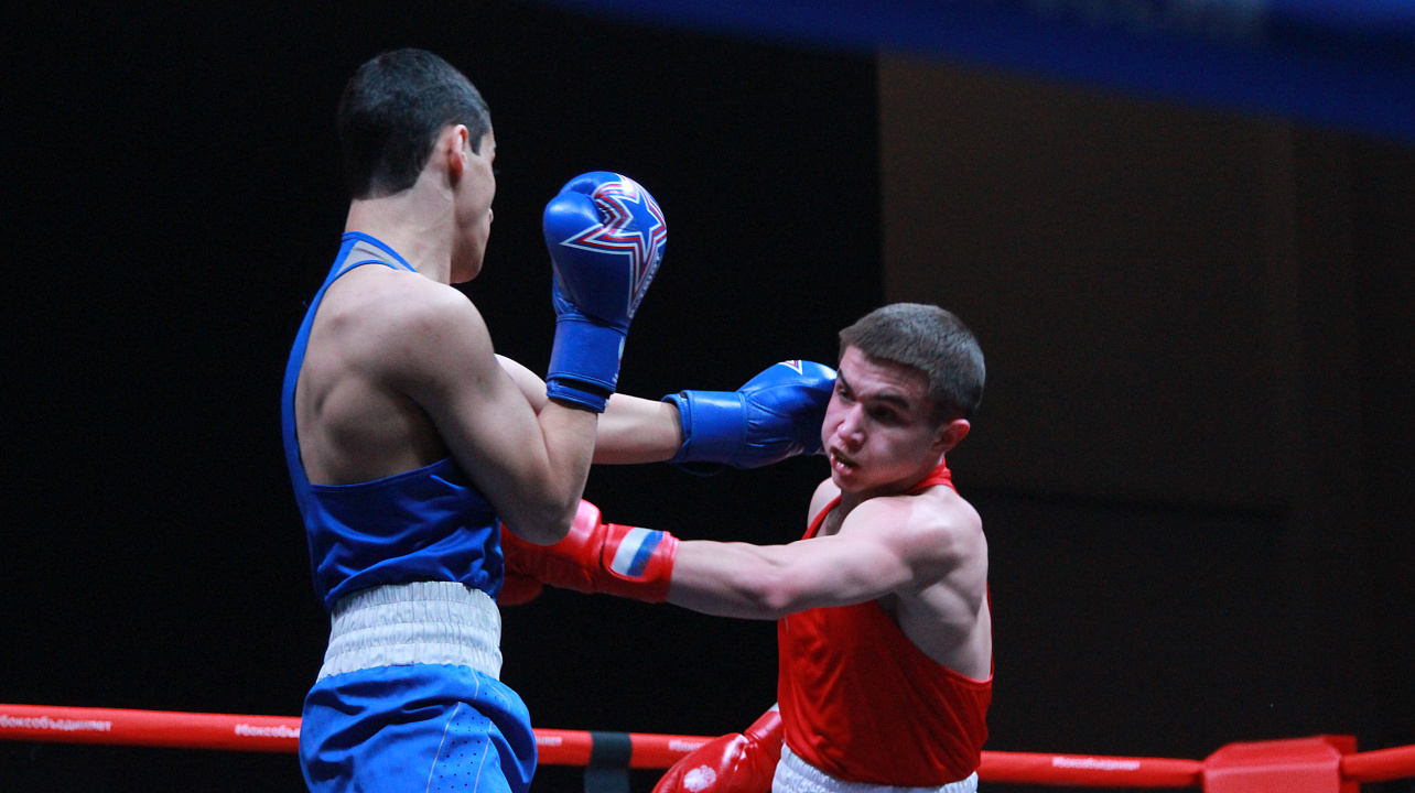 Мурад Алиев одержал победу над венесуэльцем Франклином Манзаниллой