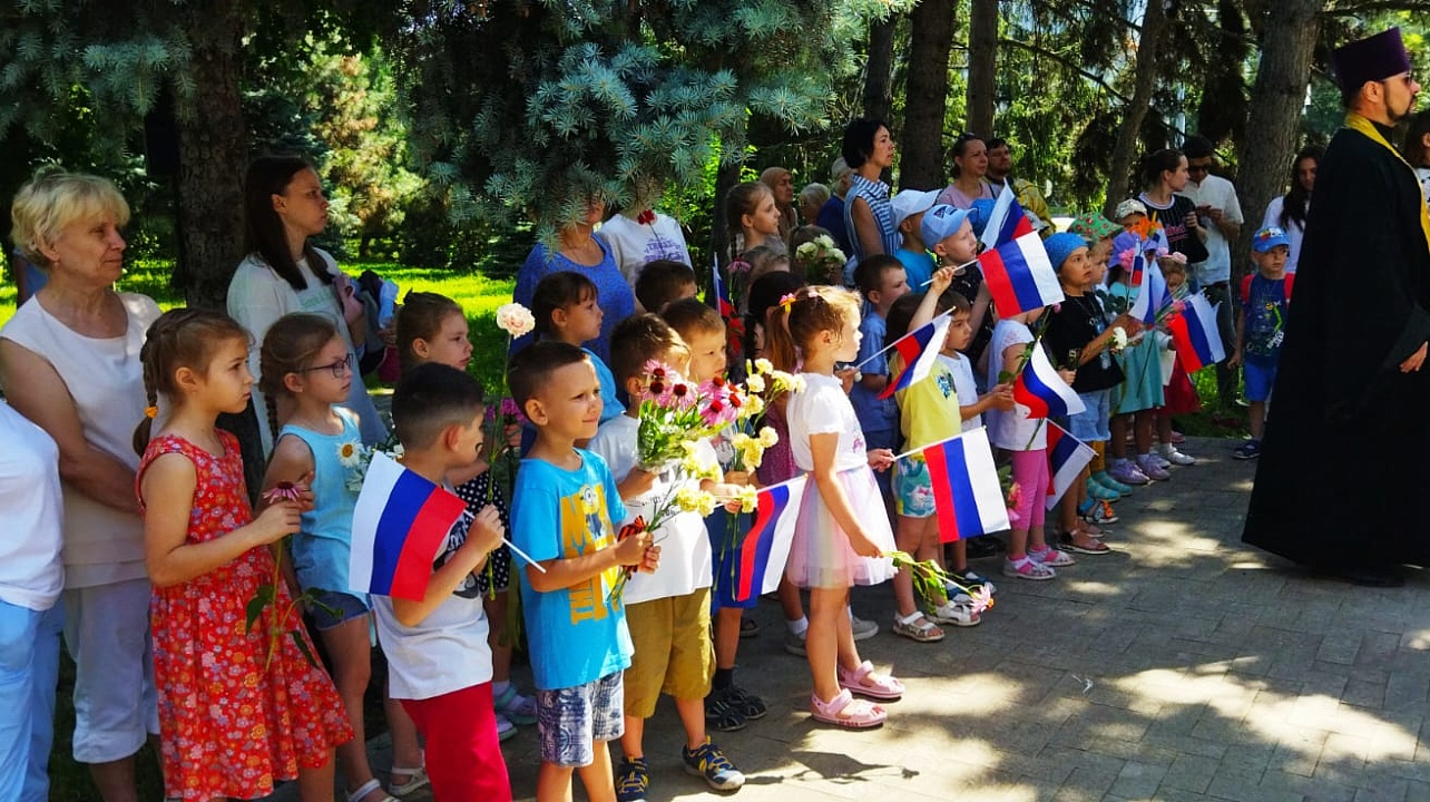 Акция «Свеча памяти» и возложения цветов у памятников участникам Великой Отечественной войны сегодня прошли по всему Прикубанскому округу