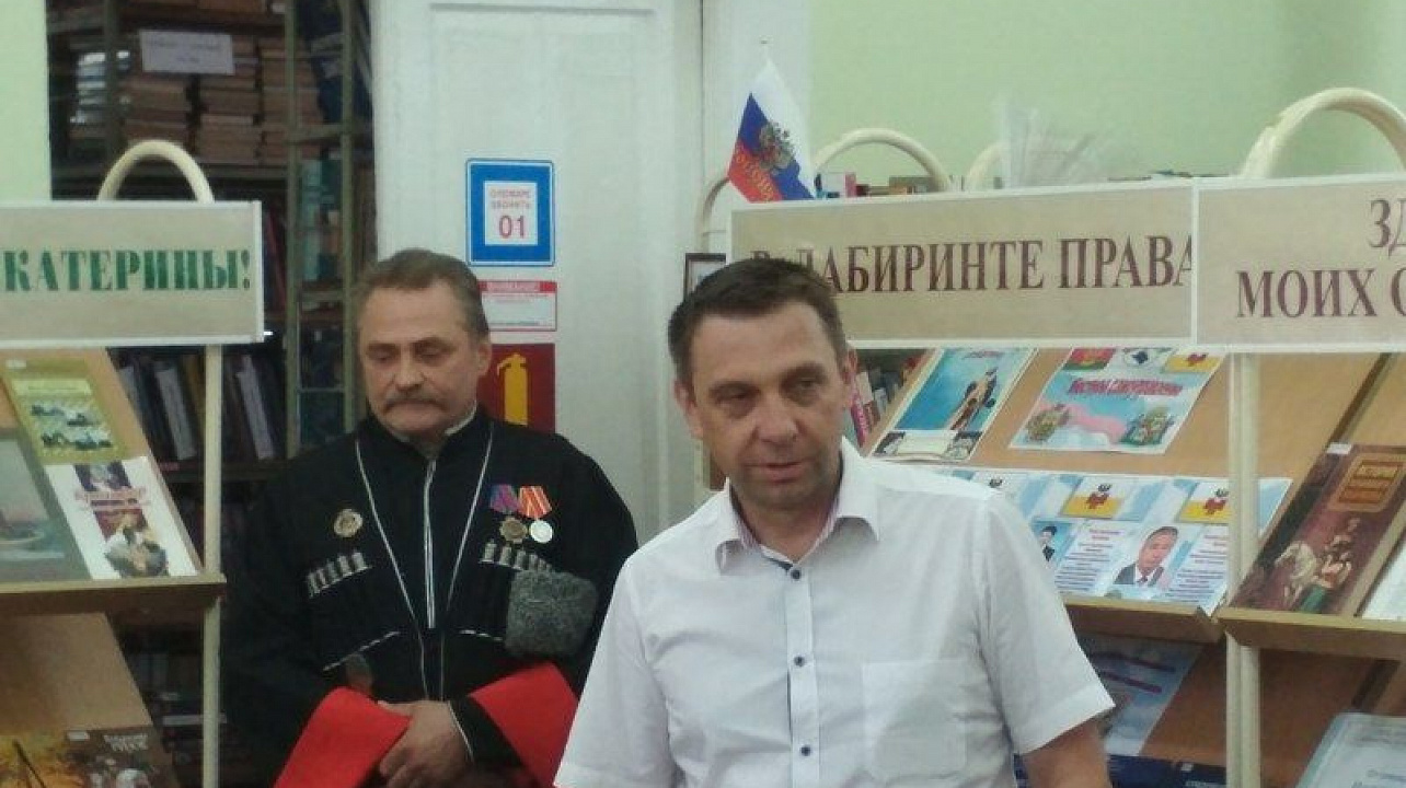 В сквере Казачьей Славы прошла презентация первого номера газеты «Пашковский листок»