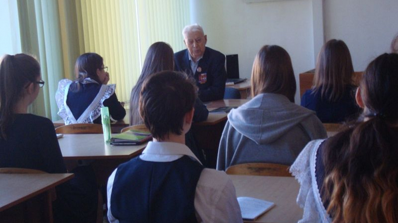 В школах Центрального округа проходят Уроки мужества