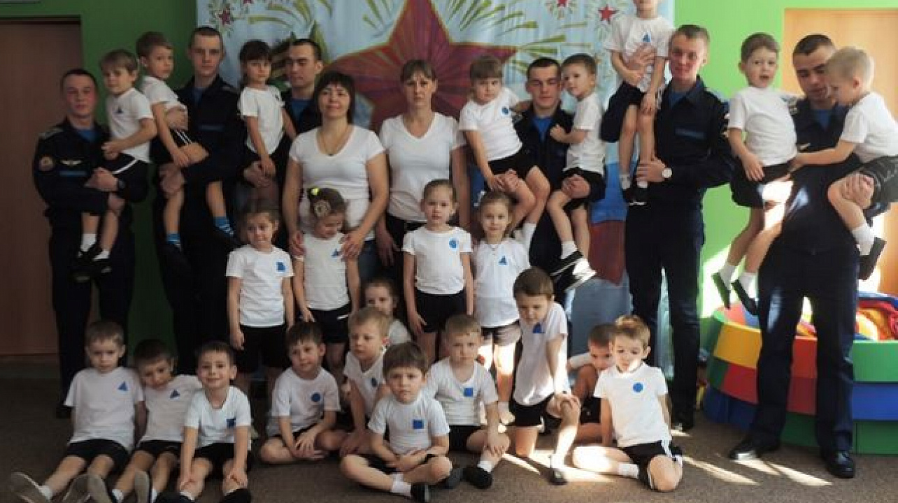 В детском саду № 169 состоялся спортивный праздник «Аты-баты, мы – солдаты».JPG