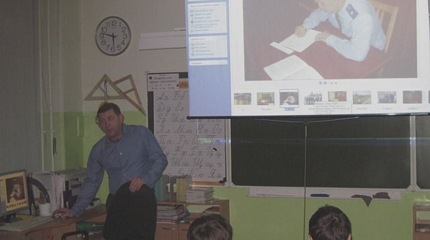 В школе № 93 проходят встречи с участниками боевых действий