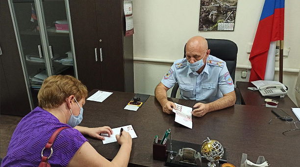 Жители дома по ул. Российской в Краснодаре получили утраченные во время пожара паспорта