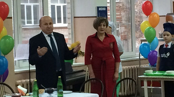 В канун Международного женского дня в школе № 5 прошел праздничный  обед