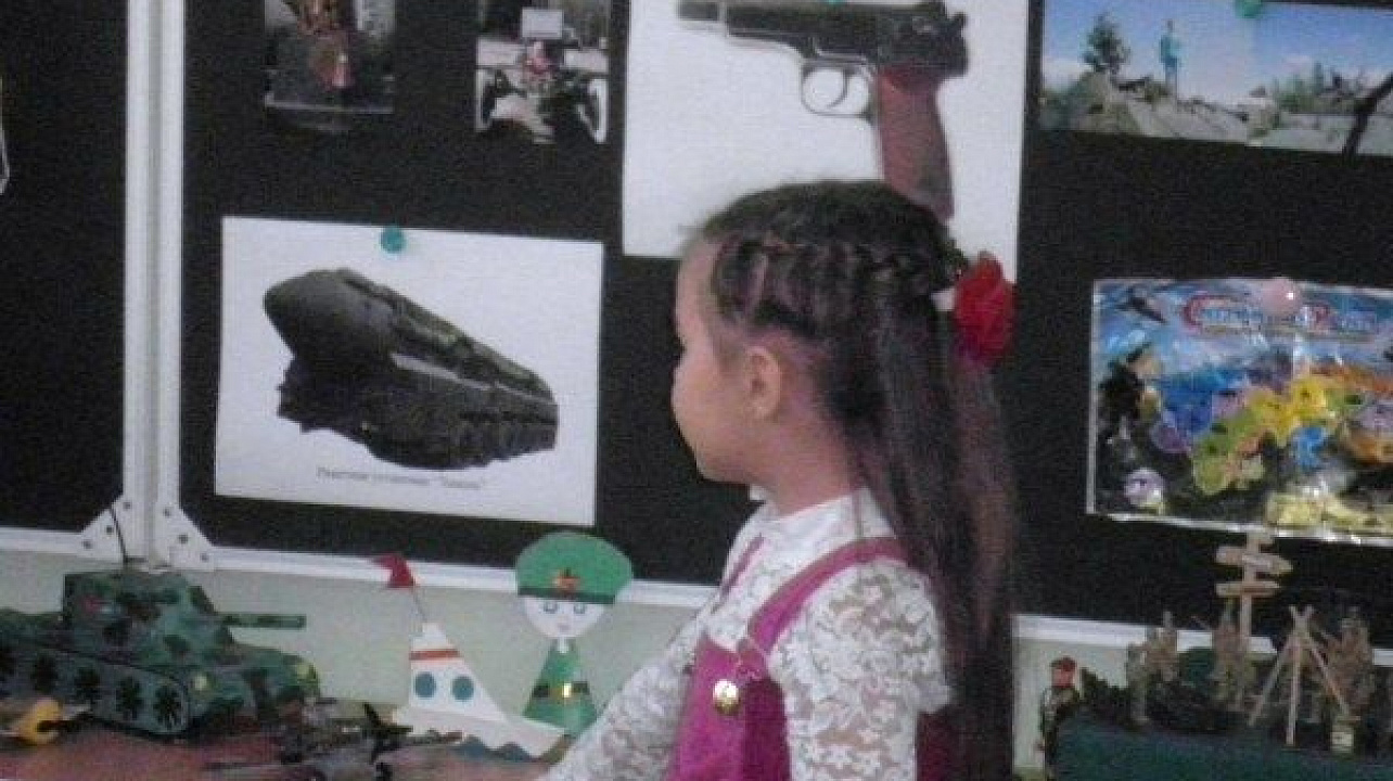 В детском саду № 97 прошла выставка, посвященная защитникам Отечества