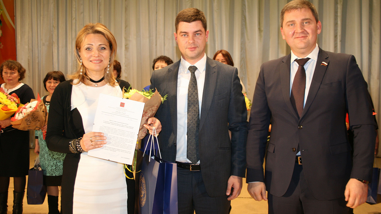 Депутат Государственной Думы Российской Федерации Дмитрий Ламейкин и глава Прикубанского округа Александр Журавлев поздравили многодетных мам с Днем матери