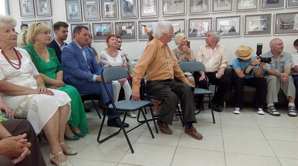 Движение «Содружество» поддержало открытие выставки молодой художницы Алены Пылёвой