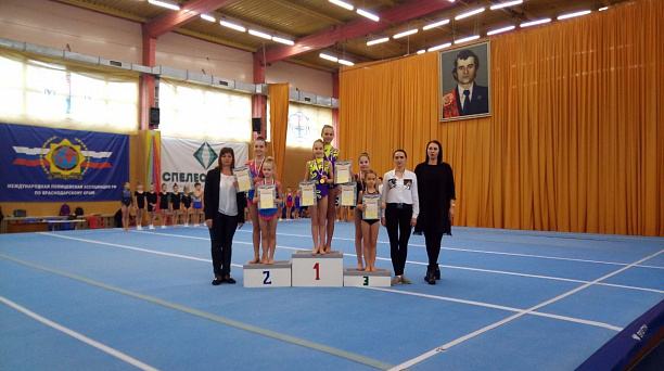 Акробаты «Спортивной школы олимпийского резерва № 3» завоевали десять медалей