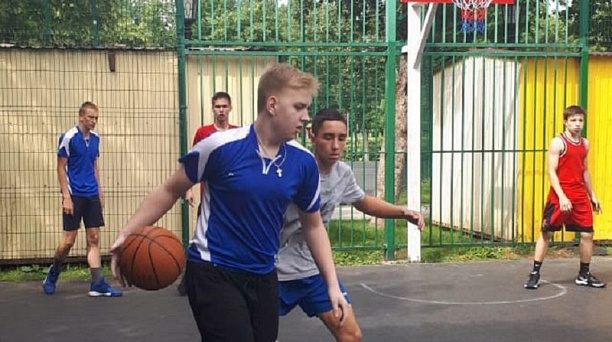 Прошел второй тур первого этапа Всекубанского турнира по уличному баскетболу среди дворовых команд на Кубок губернатора Краснодарского края
