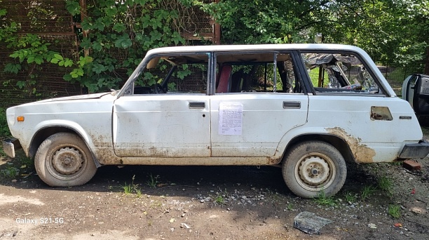 С улицы Клубной убран брошенный автомобиль