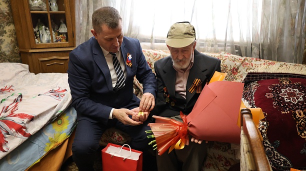 Сегодня Мясникову Ивану Никифоровичу вручили знак Почетного гражданина города Краснодара