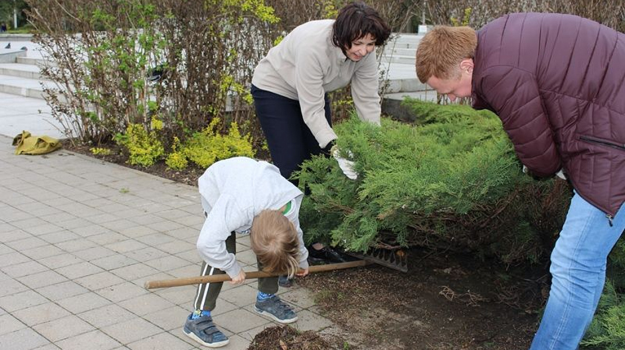 Жители Центрального округа приняли участие во Всекубанском субботнике