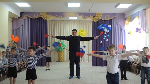 Воспитанники филиала «Сказочная страна» детского сада «Сказка» готовятся ко Дню защитника Отечества