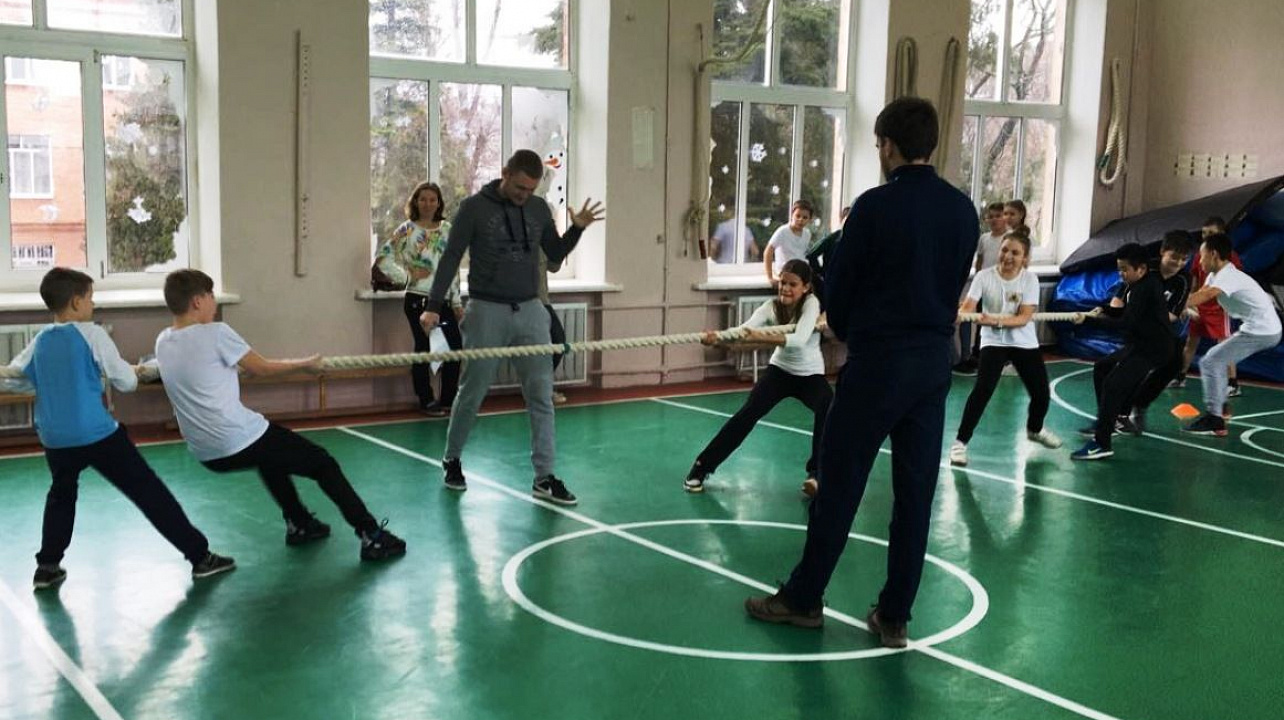 В Западном округе прошли Рождественские «Веселые старты»