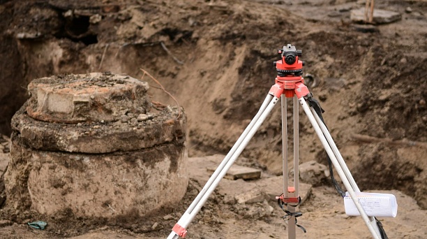 Для ремонта ливневого коллектора на пересечении улиц Российской и Тенистой временно ограничат движение транспорта