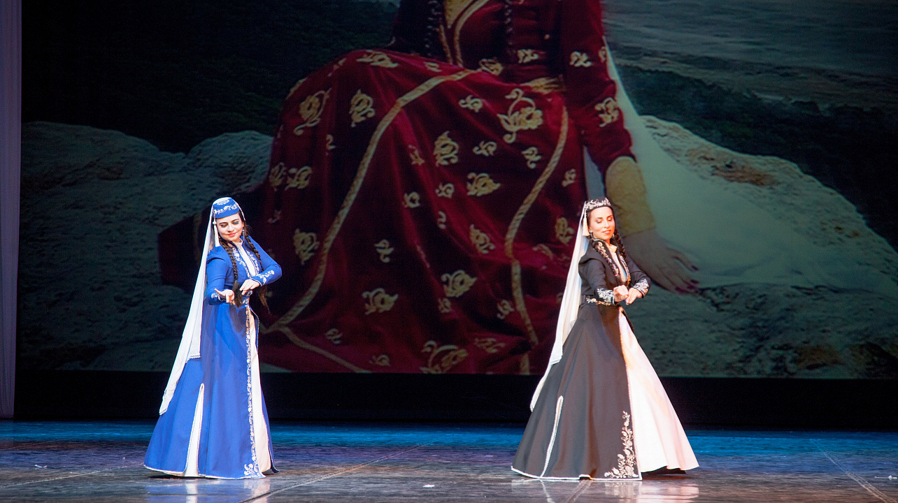 XII Краснодарский городской молодёжный фестиваль «Песни и танцы народов мира» объединил сотни горожан р (14).jpg