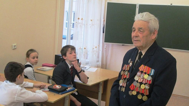 Ветераны провели уроки мужества для учащихся прикубанской школы №100