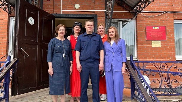 Администрация Западного округа поздравила детей, оставшихся без попечения родителей с Днём защиты детей