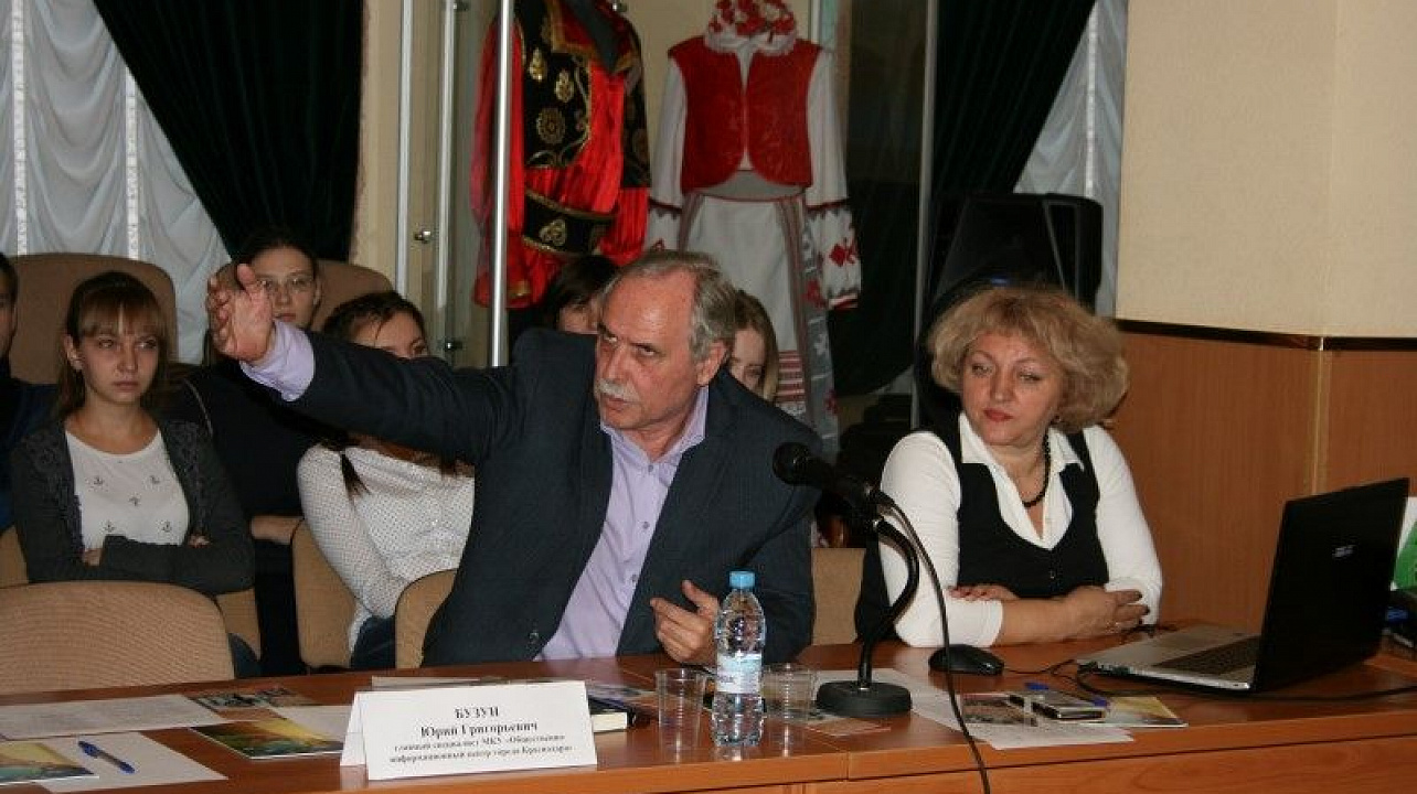 Молодёжный круглый стол, посвящённый вопросам профилактики экстремизма прошел в Краснодаре (3).JPG