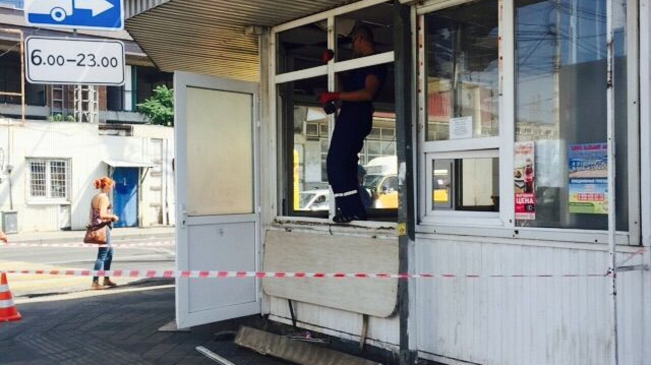 В Западном округе продолжаются работы по демонтажу торговых палаток